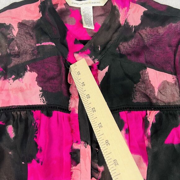DVF Silk Blouse Womens 8 Annalise Dancing Print Button Front Pink Black - Picture 14 of 14